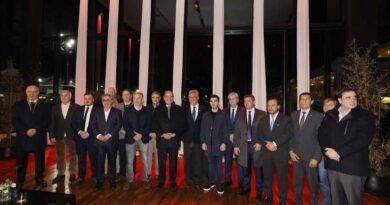 Sin cumbre y sin tregua: Francos y los gobernadores se cruzaron en La Rural en medio de la tensión por los fondos