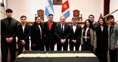 El Jefe de Gabinete se reunió con jóvenes de la Asociación “Voces de Ciudadanía”