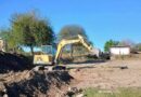 La Municipalidad de Fernández trabaja en la limpieza de una represa