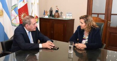 La intendente Fuentes recibió en el salón de acuerdos al Defensor del Pueblo