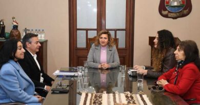 La intendente Fuentes recibió en la municipalidad a directivos de la Unión Cultural Argentino Libanesa