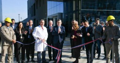 Zamora y Araujo habilitaron el nuevo edificio del Hospital Zonal de Fernández