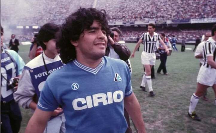 El Napoli recordó a Maradona con un emotivo homenaje