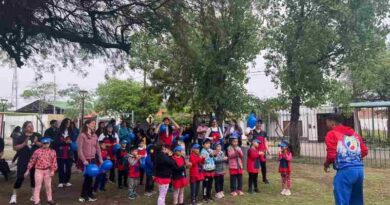 El CAPS “Hipólito Yrigoyen” organizó una caminata saludable con vecinos y comunidad escolar