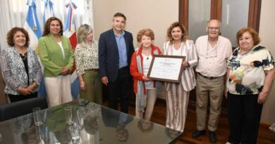 La intendente Fuentes otorgó la distinción Ciudadana Centenaria a Yolanda Paz de Scaglione