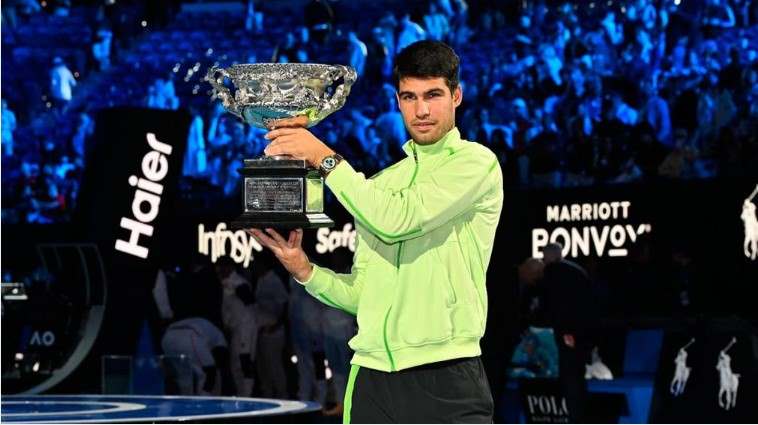 Carlos Alcaraz festejó ante Djokovic y gritó campeón por primera vez en el Abierto de Australia Carlos Alcaraz festejó ante Djokovic y gritó campeón por primera vez en el Abierto de Australia