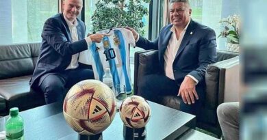 Autorizaron a Tapia a salir del país para viajes oficiales