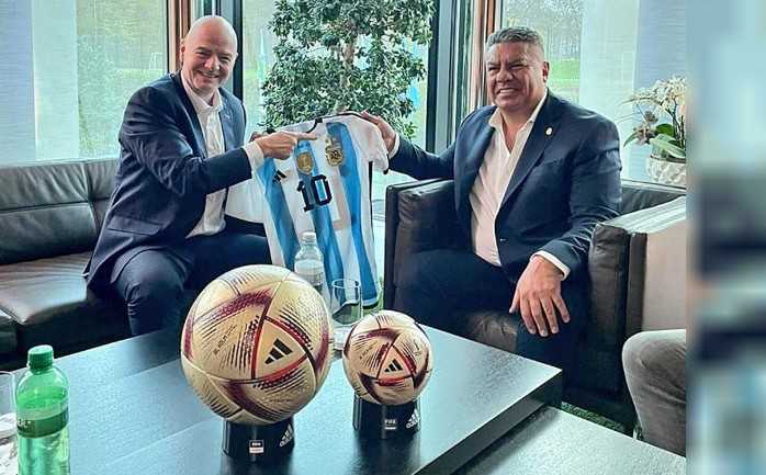 Autorizaron a Tapia a salir del país para viajes oficiales