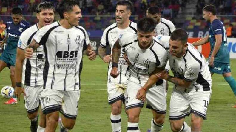 Central Córdoba cambió a tiempo, y volvió al triunfo en el Estadio Único