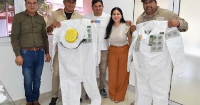 Iturre entregó indumentaria de trabajo a los trabajadores de Bromatología