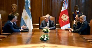 El gobernador Elías Suárez se reunió con autoridades de la Comisión Arbitral de Impuestos