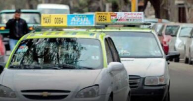Los taxistas de la Capital le pidieron a los concejales un aumento del 42% en la tarifa