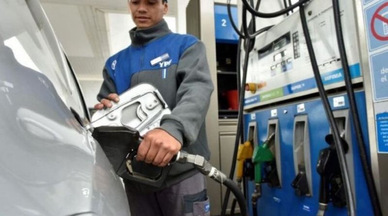 Combustibles: YPF subió ayer los precios 1,6% y desde inicios de mes ya lleva 2,6% de alza