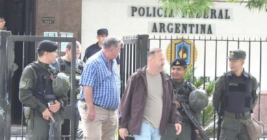 Escándalo mayúsculo en la Policía Federal de Santiago: caen seis policías y dos civiles, acusados de narcotráfico y contrabando