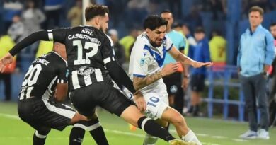 En el cierre de la fecha 13, Vélez derrotó a Central Córdoba y recuperó la punta de su zona