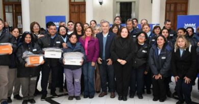 La intendente Fuentes entregó más de 100 uniformes al personal de Control y Gestión Urbana
