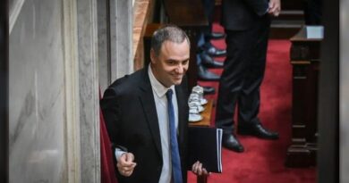 La justicia federal va por más datos de Adorni y pone el foco en vuelos y billeteras digitales