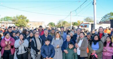 La intendente Fuentes y Benavente inauguraron 26 nuevas cuadras de pavimento en el barrio La Católica