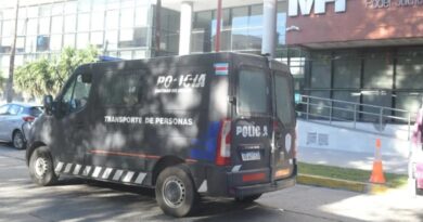 Empresario pollero denunció a comerciante de Fernández por estafa en $ 70 M con cheques