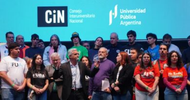Universidades firmaron un acuerdo salarial con el Gobierno, pero mantienen la disputa judicial