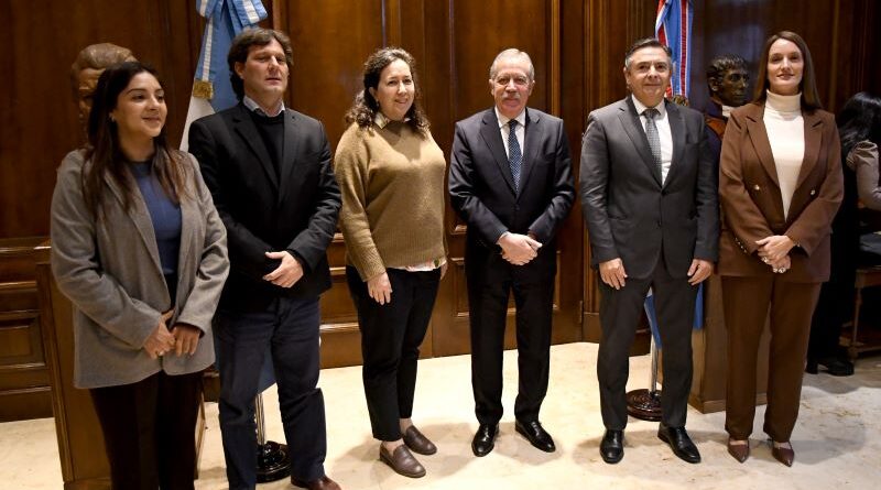 El Gobernador recibió a representantes de FAO Argentina para la presentación del Plan Provincial de Restauración de Bosques Nativos.
