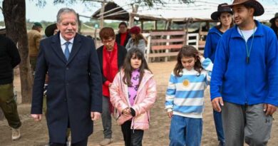 El gobernador Elías Suárez visitó la reserva ecológica y granja de la Fundación Estilo Campo