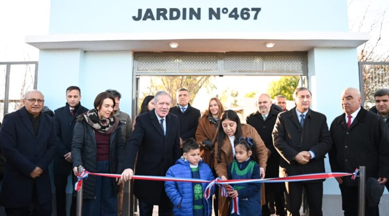 El Gobernador Elías Suárez inauguró obras educativas y entregó viviendas en Silípica