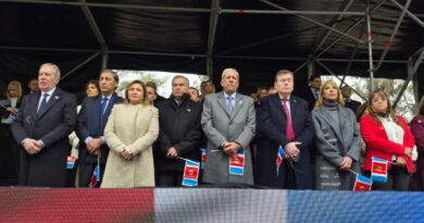 Gran desfile cívico-militar por los 473 años de Santiago del Estero
