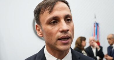Víctor Araujo se hará cargo de la cartera de Economía ante la ausencia del Ministro Chara