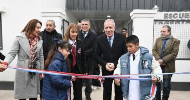 El Gobernador Elías Suárez inauguró obras educativas en La Banda