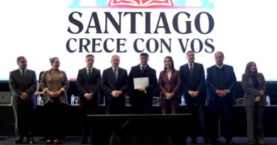Elías Suárez presidió el acto de entrega de certificados a los primeros egresados del programa “Santiago Crece con Vos”