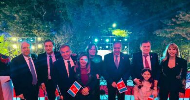 El gobernador participó de la Velada de Gala por el 473° aniversario de la Madre de Ciudades