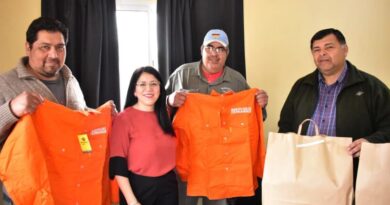 La intendente Iturre entregó indumentaria de trabajo al personal del Obrador Municipal