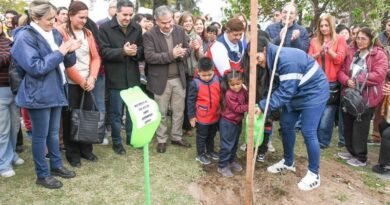 La Municipalidad realizó una jornada de concientización por el Día del Árbol en el barrio Borges