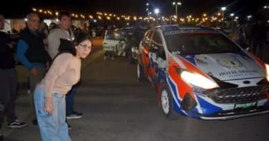 Ruido de motores en el Paseo Capital del Agro con la largada simbólica de la 5ta fecha del Rally Santiagueño