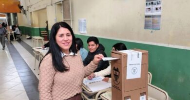 Elecciones en Fernández: votó Yanina Iturre y destacó el desarrollo pacífico de la jornada democrática