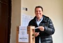Llamil Abdala (FC), emitió su voto en la Escuela Normal Superior “Dr. José Benjamín Gorostiaga” de La Banda