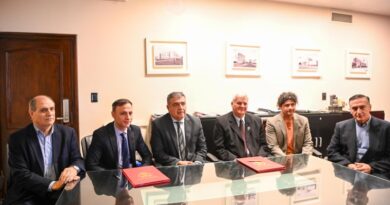 Firma de un convenio para un estudio integral de la red de caminos terciarios, vecinales y rurales de la provincia
