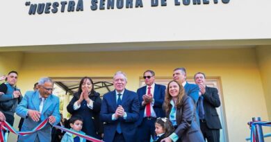 El Gobernador Elías Suárez inauguró obras educativas en Loreto y Atamisqui