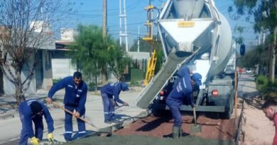 La Municipalidad continúa con los trabajos de mantenimiento de calles con material de hormigón y concreto asfaltico