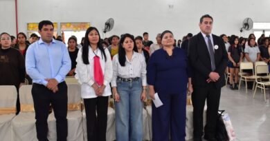 La intendente Yanina Iturre acompañó la celebración por el Día del Profesor y el emotivo homenaje a la docente Julia Roldán en Buey Muerto