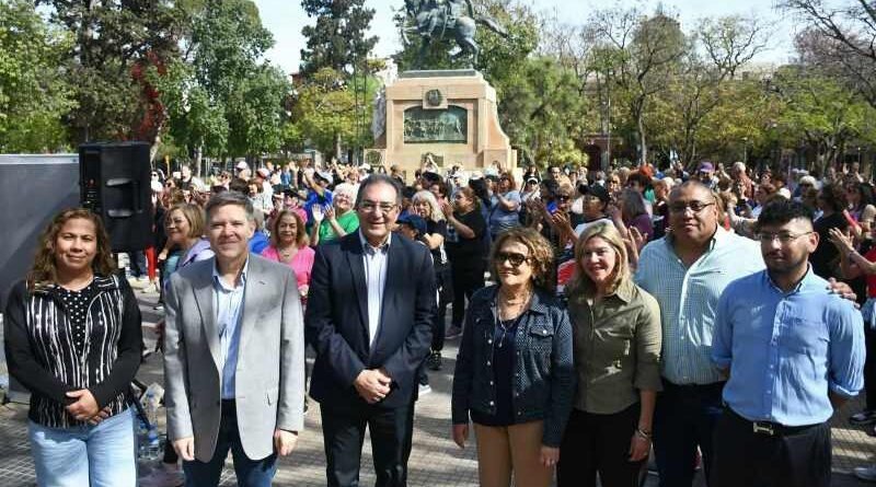 La Municipalidad organizó una Masterclass promocionando la actividad física para adultos mayores