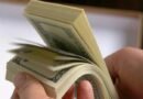 Le roban U$S2.000 y $230.000: apuntó contra la empleada