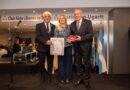 El gobernador Elías Suárez recibió la Distinción Ugarit en la categoría Política