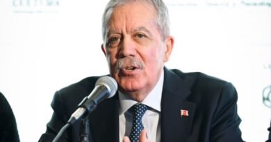 El Gobernador Elías Suárez anunció el cronograma de pagos de sueldo, aguinaldo y bono de año