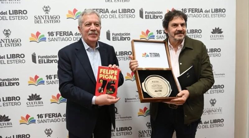 Felipe Pigna estuvo en la 16° Feria del Libro