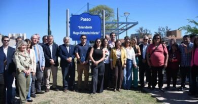 La intendente Fuentes presidió la ceremonia en homenaje al fallecido exjefe comunal Hugo Infante