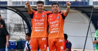 Sarmiento goleó a Sp. Atenas 3 a 0 en La Banda